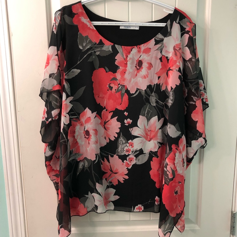 Ricki’s flora top